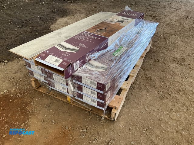 Lot 2-60002 - Approximately 159.4 Sq Ft Home Decorators Laminate Wood Flooring Vanderbilt Oak
