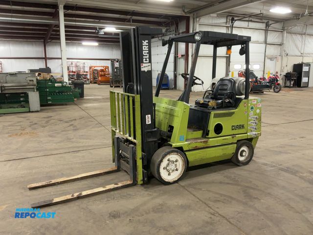 Lot 2-33056 - Clark GCX25 Forklift