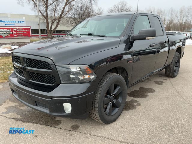 Lot 2-43007 - 2018 Ram 1500 SLT Quad Cab Double Cab Standard Box Pickup Truck 4x4