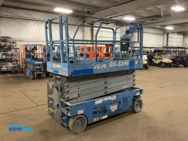 Lot 2-42433 - 2016 Genie GS-3246 Scissor Lift