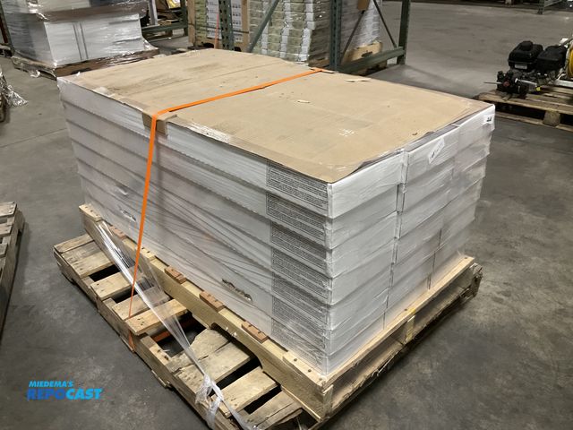 Lot 2-15110 - Skid of (21) Cases of Home Decorators Collection Brookstone Oak 12 mm T x 8 in. W Waterproof Laminat...