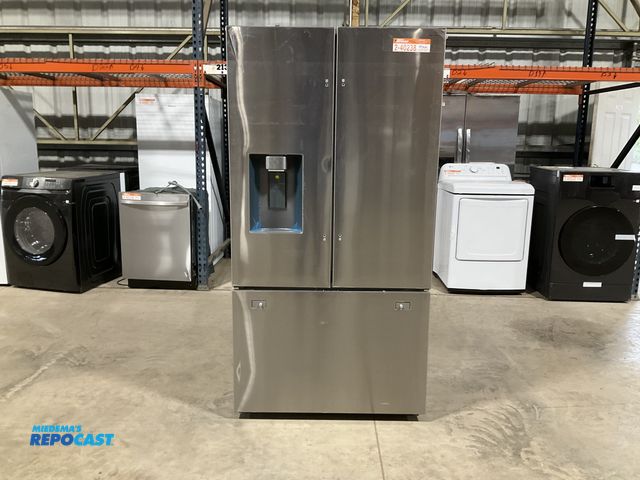 Lot 2-40238 - Scratch & Dent Electric Free Standing Samsung RF70H3OHER 36 in. Wide Bespoke AI 29 cu. ft. 3-Door Fr...