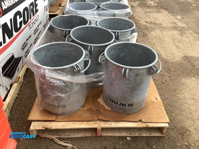 Lot 2-35941 - Skid Lot of (5) Binks Pressure Pot Galvanized Steel Replacement Tanks (15” Diameter x 18” Tall)