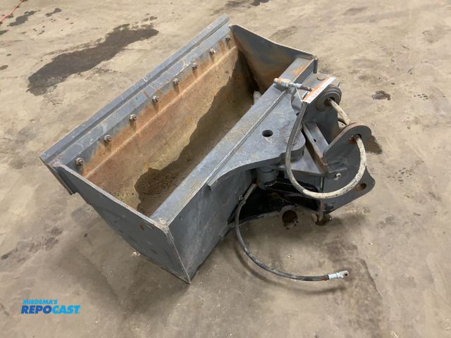 Lot 2-42416 - Bobcat 48” Tilting Grade Bucket for Excavator, bolt on metal cutting edge, hydraulic tilt, 8” in bet...