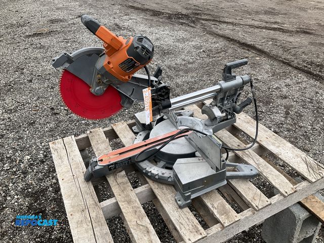 Lot 2-40578 - Ridgid TableSaw R4221 Electric Powered