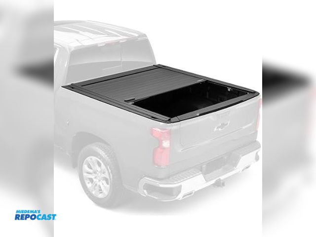 Lot 2-91183 - Realtruck Retrax F02-1171 Tonneau Cover