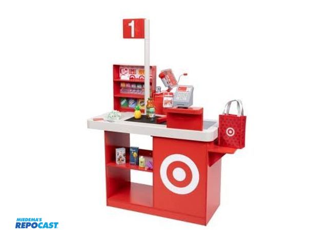 Lot 2-64155 - Target checkout lane 25 pieces and 24 accessories for kids