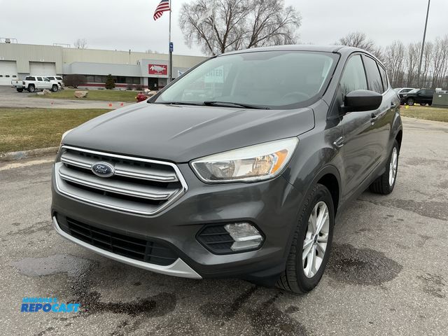 Lot 2-77234 - 2017 Ford Escape SE SUV 4x4