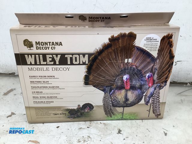 Lot 2-34557 - Montana Decoy Co. Wiley Tom Mobile Decoy