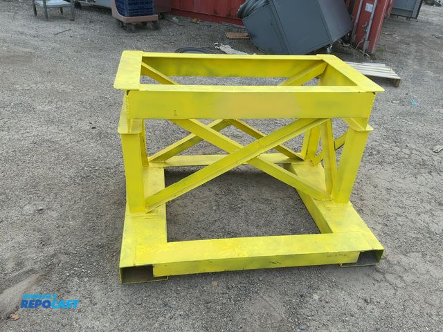 Repocast.com - Lot 2-25142 - Yellow Steel Industrial heavy-duty Movable ...