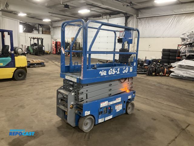 Lot 2-42755 - 2017 Genie GS-1930 Scissor Lift
