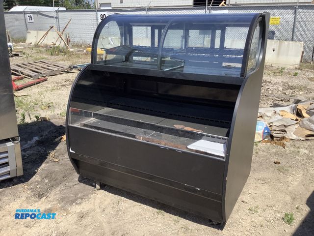 Lot 2-95647 - Federal Industries SSRC-5052 Dual Service Dual Temperature refrigerant Merchandiser