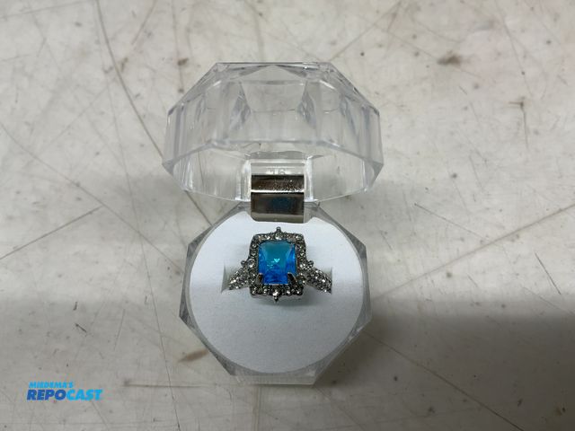 Lot 2-18117 - Silver synthetic cubic zirconia color stone, size 7 1/2