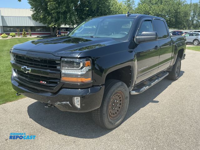 Lot 2-45874 - 2017 Chevrolet Silverado 1500 Crew Cab Standard Box Pickup Truck 4x4