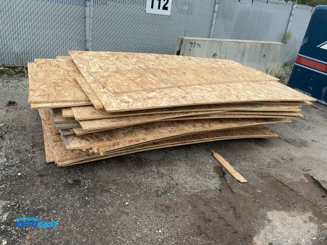 Lot 2-33999 - Skid of OSB 5/8 cut-offs, most appropriately 100” long, various widths