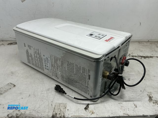 Lot 2-79317 - Rinnai V75iN Indoor Tankless Water Heater, 7.5 Gallons Per Minute Hot Water, 199,000 BTU max