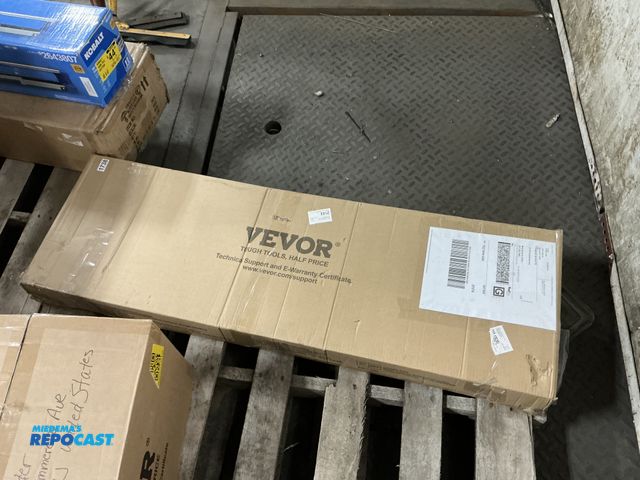 Lot 2-99015 - VEVOR (3 Bow 6' Lx46"Hx67"-72"W)  3 Bow Bimini Top Boat Cover, 900D Polyester Canopy with 1" Aluminu...
