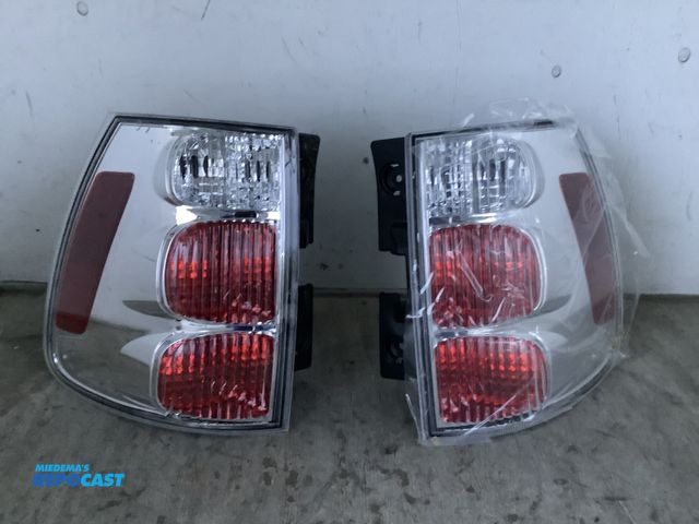 Lot 2-93408 - Set of Taillights for 2010 Chevy Equinox, New