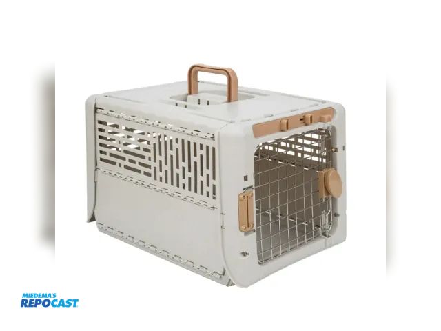 Lot 2-18008 - SportPet Medium Collapsible Pet Kennel