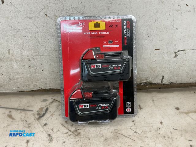 Lot 2-76990 - 2pk Milwaukee M18 red lithium batteries