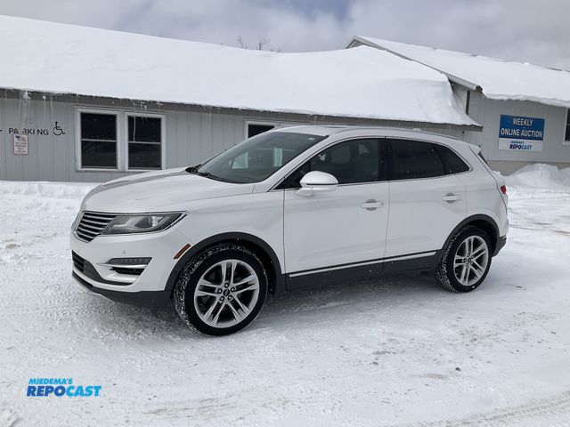 Lot 2-60963 - 2016 Lincoln MKC Reserve AWD SUV AWD