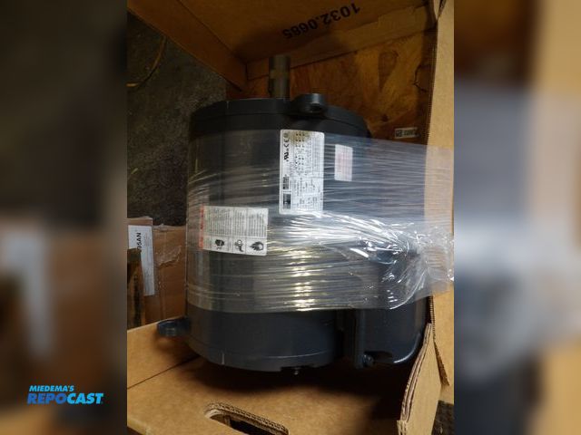 Lot 2-53259 - new Dayton general purpose Motor - open drip proof, rigid base mount, 5hp 3550 rpm, three phase, 230...