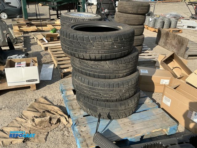 Lot 2-75758 - Premiorri 235/60R18 Lot of (4) snow tires
