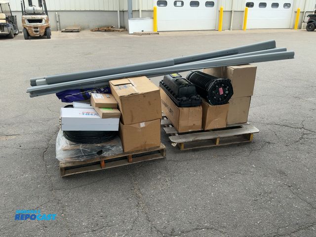 Lot 2-27821 - Lot of (3) Skids of Fiber Optic Materials, includes:
Enclosures:
-> 2x CommScope A37830-000 | FOS...