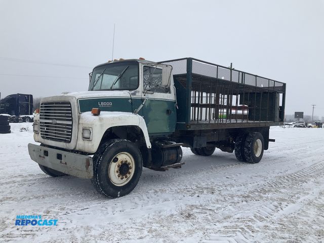 Lot 2-42156 - 1993 Ford LN8000 Concrete Form/Panel Truck