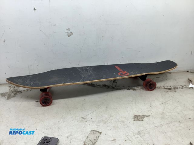 Lot 2-19328 - 1 Quest 43” long board. Good working condition
