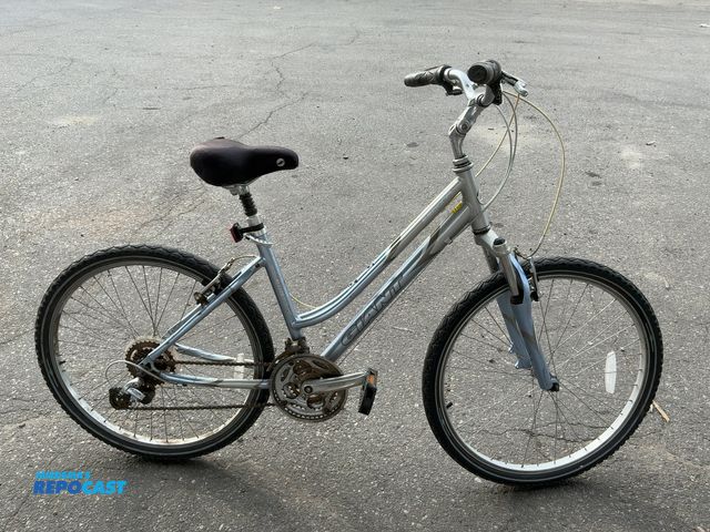 Lot 2-75072 - Sedona bicycle giant 6061 alluded extra light, grey and blue