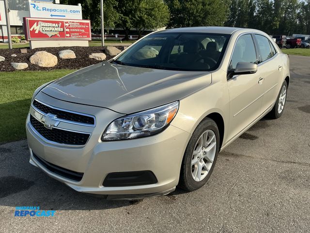 Lot 2-42116 - 2013 Chevrolet Malibu 1LT Sedan FWD