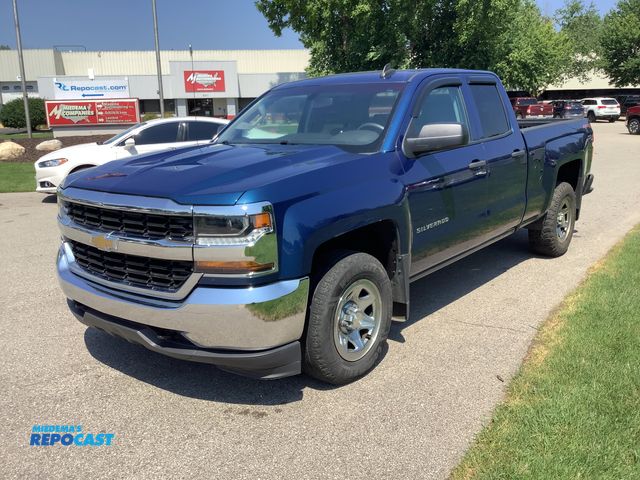 Lot 2-45836 - 2016 Chevrolet Silverado 1500 Work Truck Double Cab 4WD Double Cab Pickup Truck 4x4