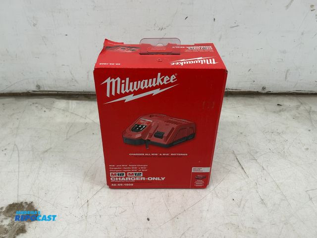 Lot 2-18960 - Milwaukee 48-59-1808 M18 and M12 Rapid Charger