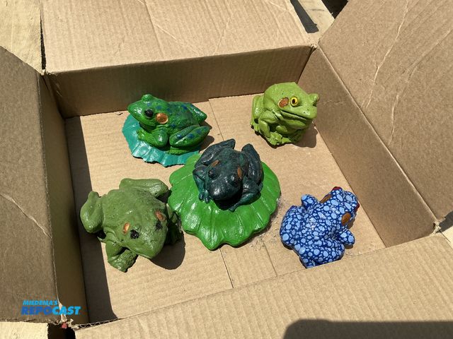 Lot 2-76231 - lot of 5 cement frogs, yard art