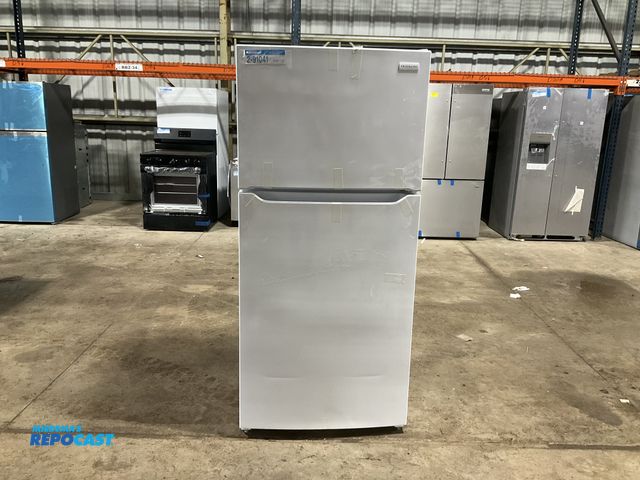 Lot 2-32672 - Scratch & Dent Free Standing Frigidaire FFTR1835VWD Refrigerator/Freezer
