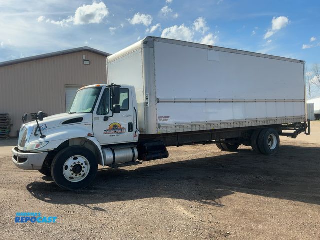 Lot 2-11037 - 2013 International 4300 26’ Box Truck