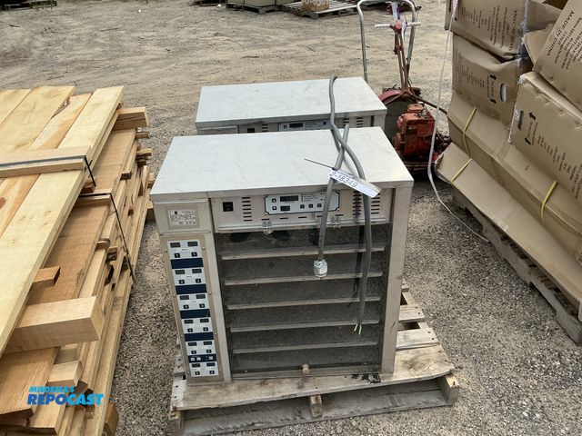Lot 2-18349 - Lot of 2 Nice Used Pizza Warming Ovens. Both Work, one needs a plug end.