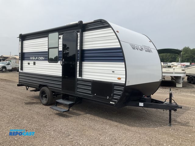 Lot 2-21270 - 2024 Forest River Wolf Den Cherokee Camper Travel Trailer