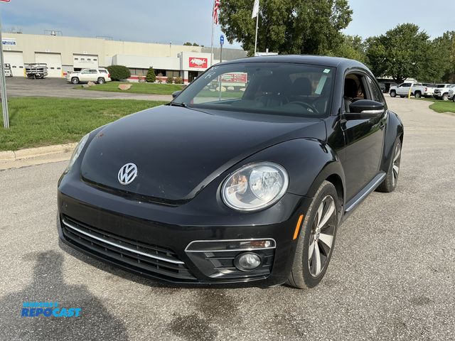 Lot 2-27003 - 2014 Volkswagen Beetle 2.0T Hatchback FWD