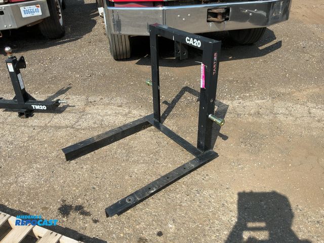 Lot 2-22809 - Tarter CA20 3-point Carry All, no deck, 32” wide, arms stick out 33”