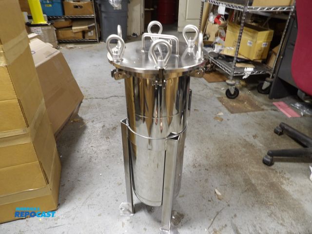 Lot 2-53118 - Pentair: 304 stainless steel bag filter housing 150SPI 90 GPM 8-5/8"d x 28-3/8"h, 2" connection size...
