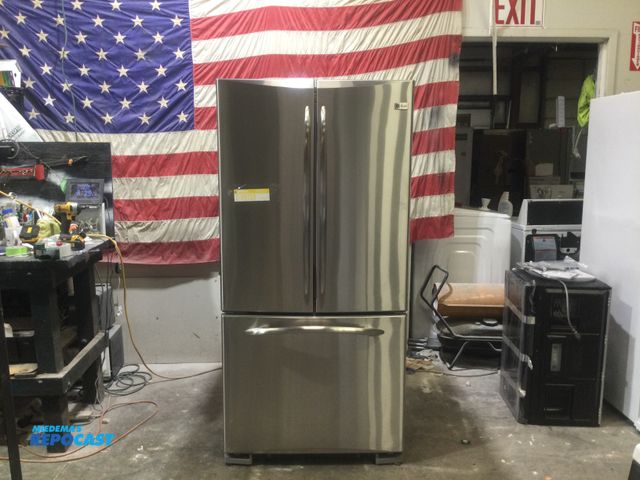 Lot 2-56725 - GE Profile french door Refrigerator/Freezer integrated ice maker in freezer
full slide out drawer 
e...