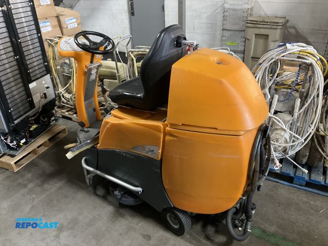 Lot 2-94828 - Taski swingo riding intellidose dilution control system CO2500