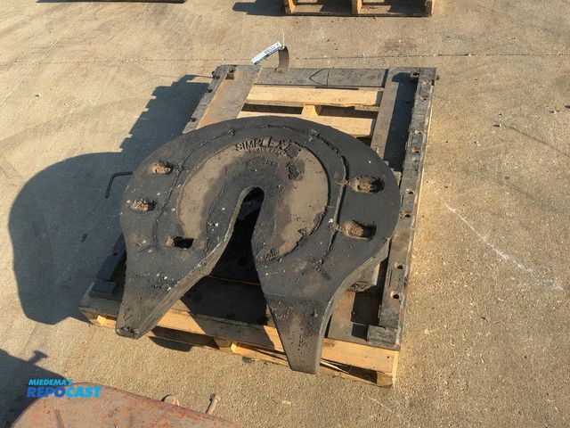 Lot 2-11186 - Used Simplex Air Slide Semi Fifth Wheel Hitch, 52" long base