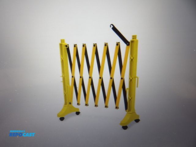 Lot 2-51090 - expandable barricade, 37" collapsed height, , 16 1/2" collapsed length, 15 7/10" collapsed width, 11...