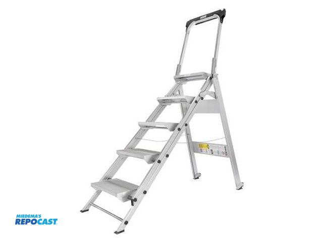 Lot 2-96044 - Xtend and climb 5 step stable step model- WT-5