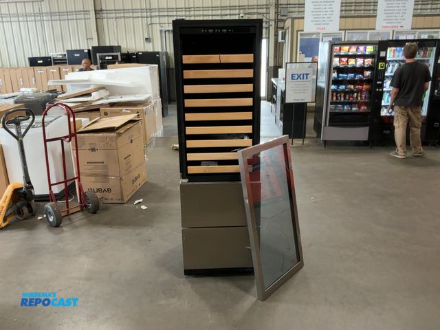Lot 2-11543 - Scratch & Dent Vinotemp EL-BWC108-SSL 108-Bottle and 100-Can Dual-Zone Beverage Cooler