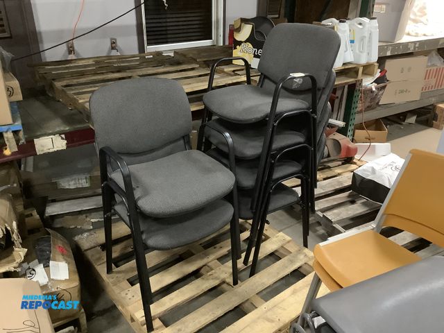 Lot 2-73332 - 6 Chairs Grey cushioned chairs with metal frames (size: 21”x19.5”x32”H)