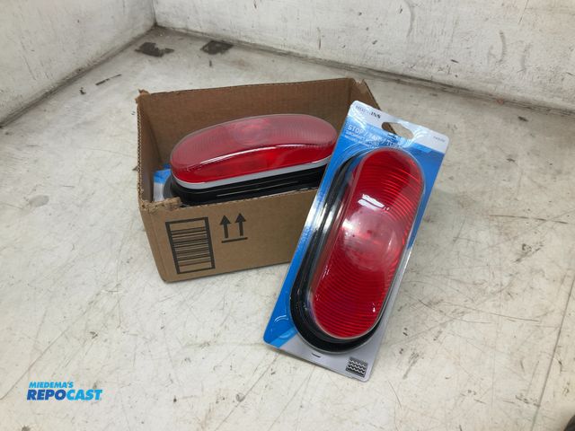 Lot 2-33882 - 4 6" oval rubber mount stop tail turn